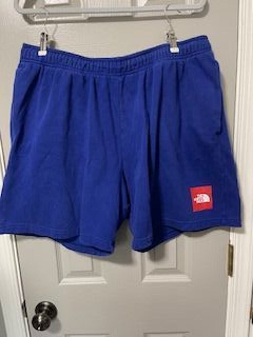#B836 PRE-LOVED Men's The North Face shorts size xxl